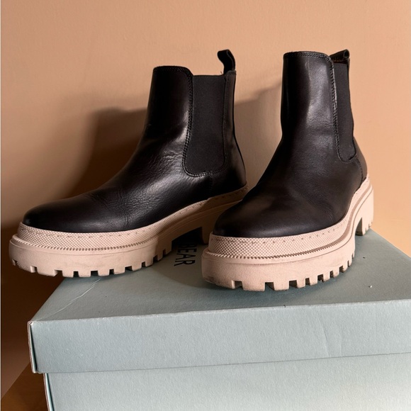 *SOLD* Chunky Chelsea Boots - Picture 12 of 12